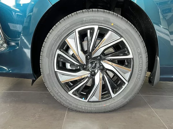 Dongfeng U-Tour Exclusive HEV, světlý int. - foto 16