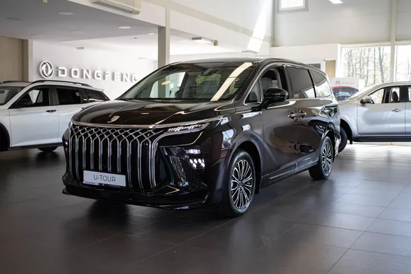 Dongfeng U-Tour V9 HEV