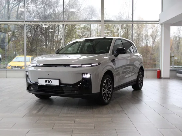 Leapmotor B10 LIFE HYBRID EV