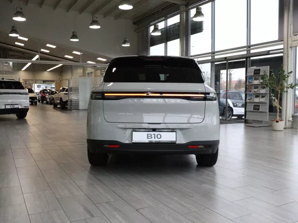 Leapmotor B10 LIFE HYBRID EV - foto 5