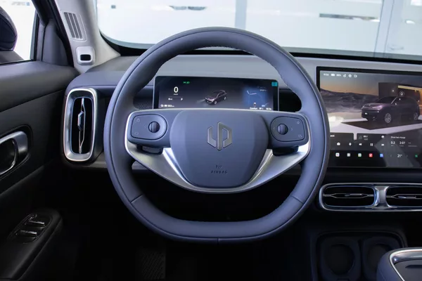 Leapmotor B10 DESIGN HYBRID EV - foto 9