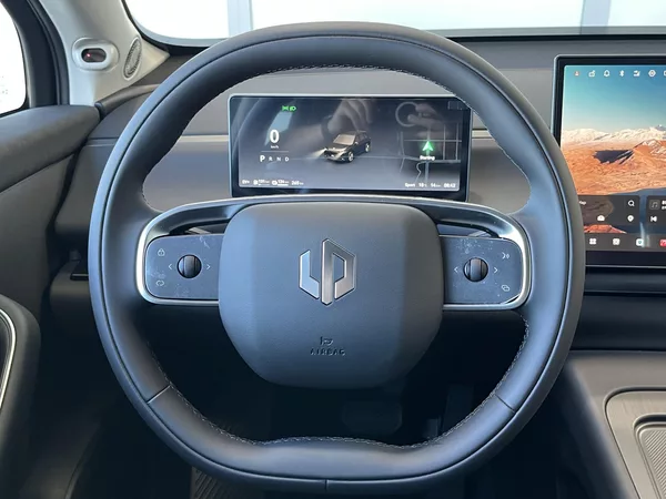 Leapmotor C10 REEV Design Hybrid EV - foto 9
