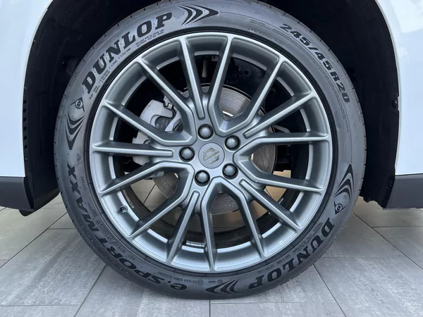 Leapmotor C10 REEV DESIGN Hybrid EV - foto 16