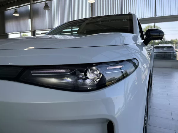 Leapmotor C10 REEV DESIGN Hybrid EV - foto 17