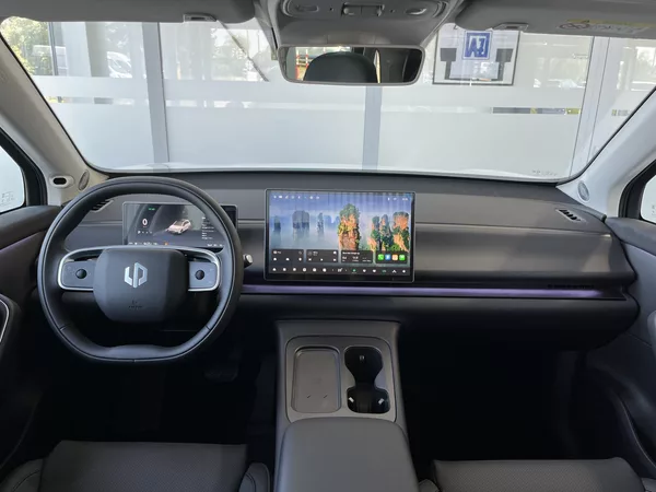 Leapmotor C10 REEV DESIGN Hybrid EV - foto 8