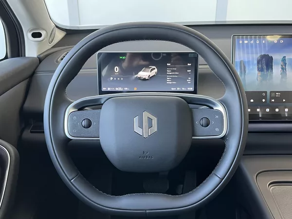 Leapmotor C10 REEV DESIGN Hybrid EV - foto 9