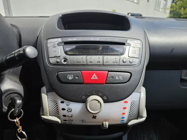 Toyota Aygo 1.0i KLIMA - foto 11