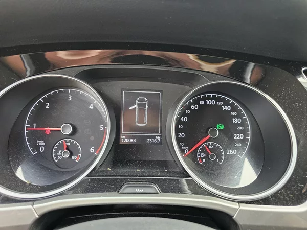 Volkswagen Touran 2.0TDI DSG - foto 10