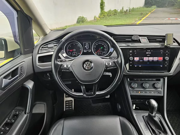 Volkswagen Touran 2.0TDI DSG - foto 13