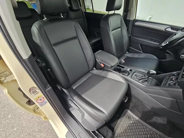 Volkswagen Touran 2.0TDI DSG - foto 15