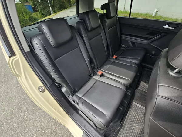 Volkswagen Touran 2.0TDI DSG - foto 16