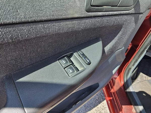 Škoda Fabia 1 1.4MPI TAŽNÉ - foto 10