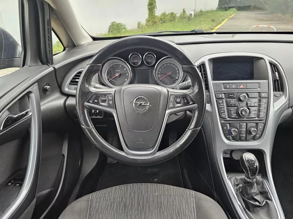 Opel Astra J 1.7CDTI - foto 10