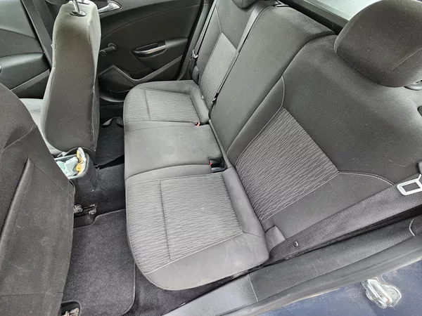 Opel Astra J 1.7CDTI - foto 13