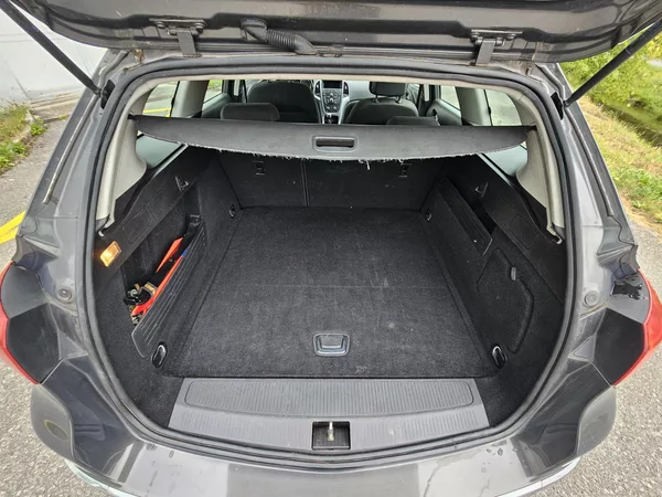 Opel Astra J 1.7CDTI - foto 17