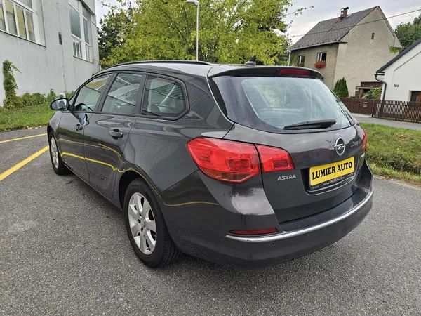 Opel Astra J 1.7CDTI - foto 3