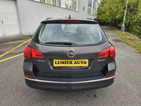 Opel Astra J 1.7CDTI - foto 4