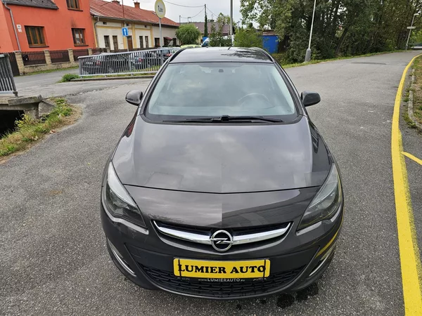 Opel Astra J 1.7CDTI - foto 8