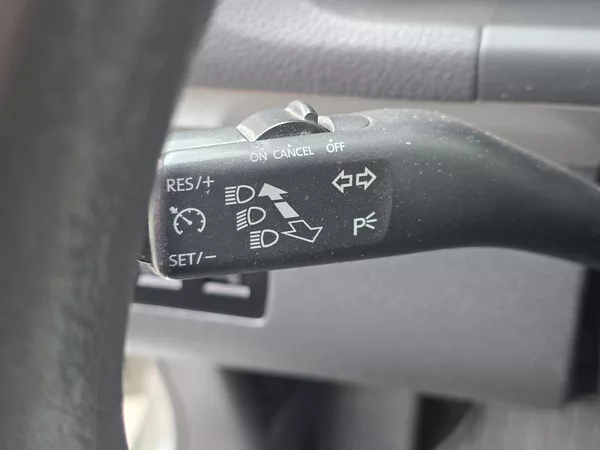Volkswagen Touran 2.0i 80kw CNG Benzin - foto 11
