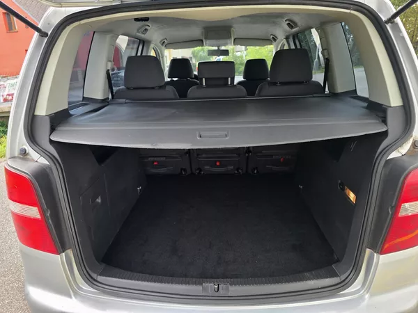 Volkswagen Touran 2.0i 80kw CNG Benzin - foto 16