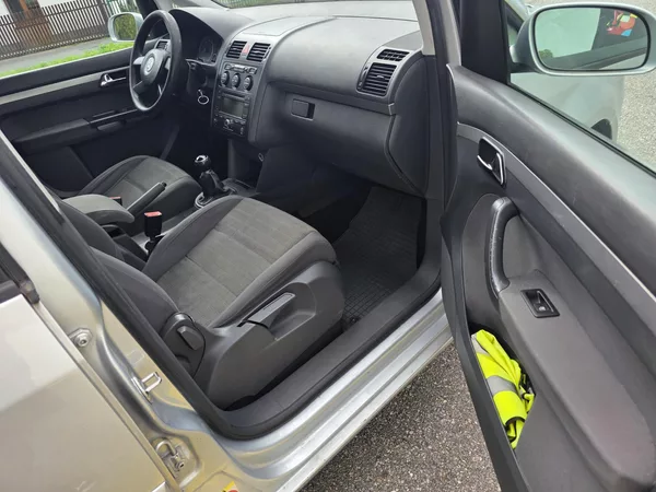 Volkswagen Touran 2.0i 80kw CNG Benzin - foto 18
