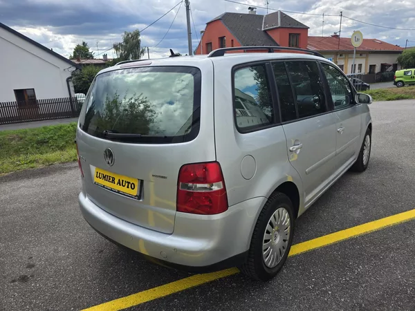 Volkswagen Touran 2.0i 85kw CNG Benzin - foto 4