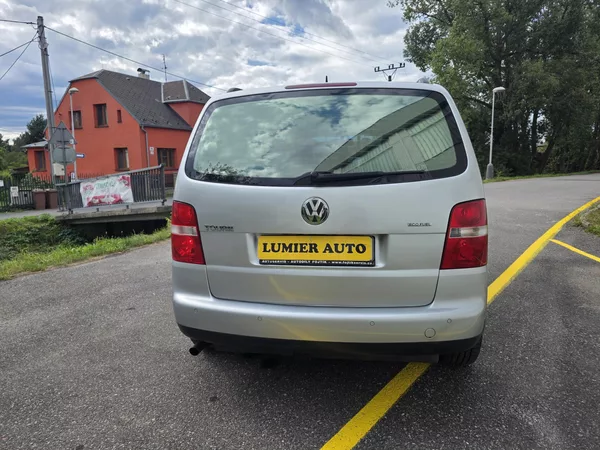 Volkswagen Touran 2.0i 80kw CNG Benzin - foto 5
