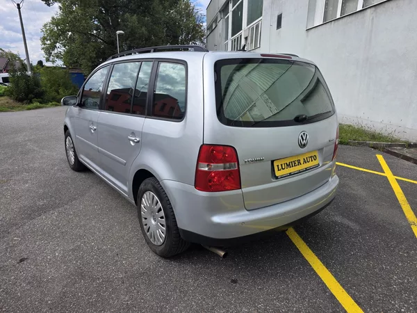 Volkswagen Touran 2.0i 80kw CNG Benzin - foto 6