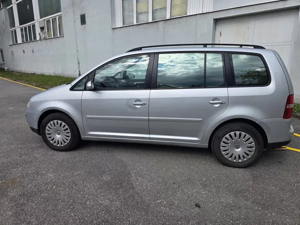 Volkswagen Touran 2.0i 80kw CNG Benzin - foto 7
