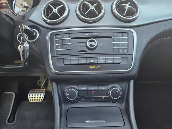 Mercedes-Benz CLA 200d - AMG - TAŽNÉ - PANORAMA - foto 14