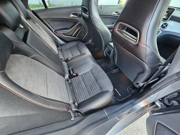 Mercedes-Benz CLA 200d - AMG - TAŽNÉ - PANORAMA - foto 17