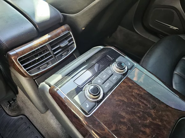 Audi A8 3.0TDI QUATTRO - foto 17