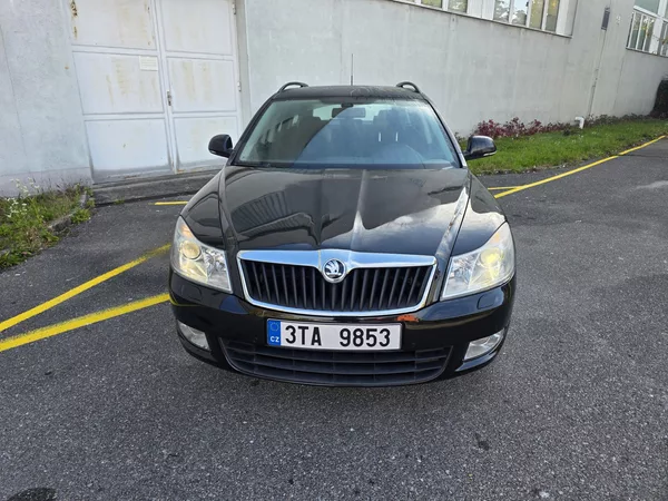 Škoda Octavia 2 face 2.0 TDi 103kw DSG, xeno
