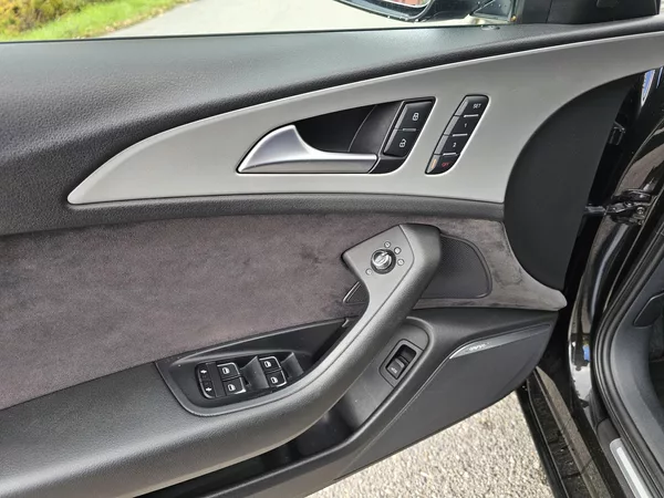 Audi A6 Avant 3.0TDI ŠIBR AUTOMAT 4X4 - foto 10