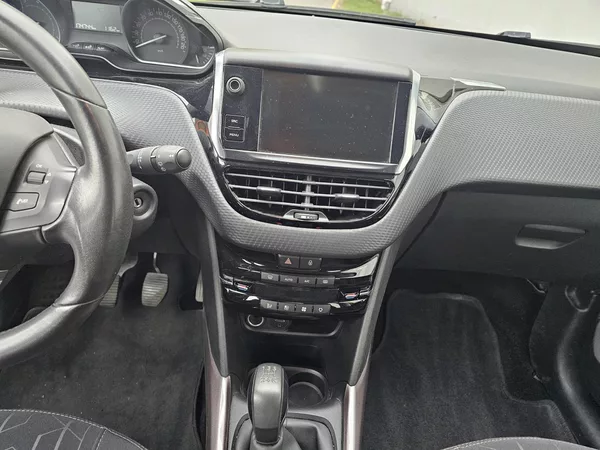Peugeot 2008 1.2i TAŽNÉ - foto 11