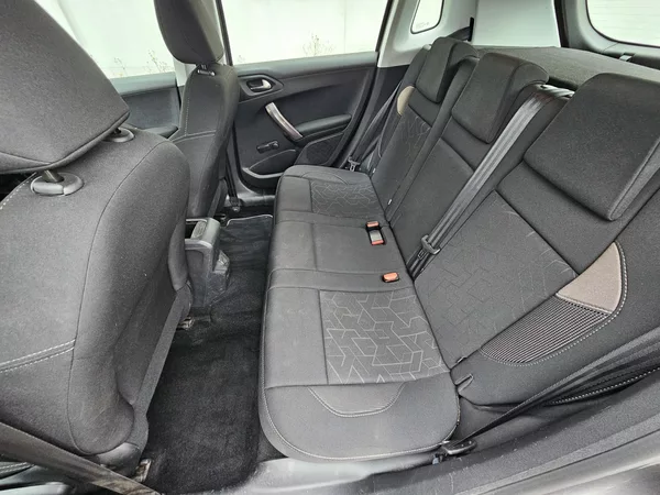 Peugeot 2008 1.2i TAŽNÉ - foto 12