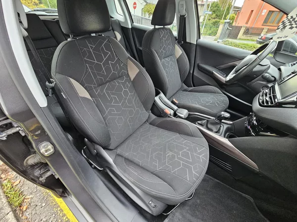 Peugeot 2008 1.2i TAŽNÉ - foto 13