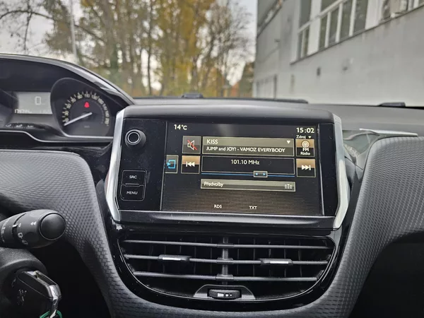 Peugeot 2008 1.2i TAŽNÉ - foto 17