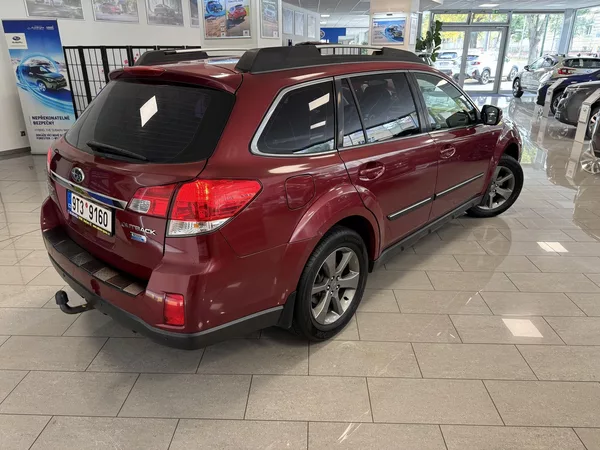 Subaru Outback 2.0D Comfort Cross Line CVT,CZ - foto 41