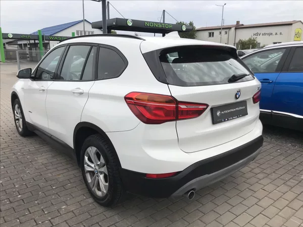 BMW X1 2,0 XDRIVE 4x4 - foto 6