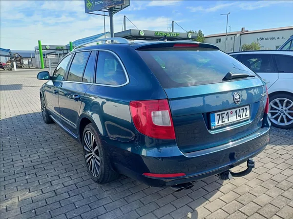Škoda Superb 2,0 DSG 4x4 - foto 4