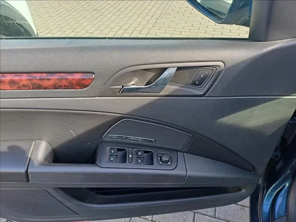 Škoda Superb 2,0 DSG 4x4 - foto 7