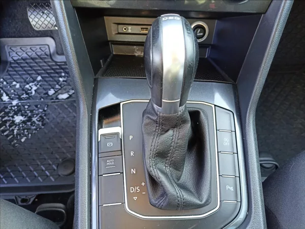 Volkswagen Tiguan 2,0 2.0 TDI 110 kW DSG Automa - foto 11