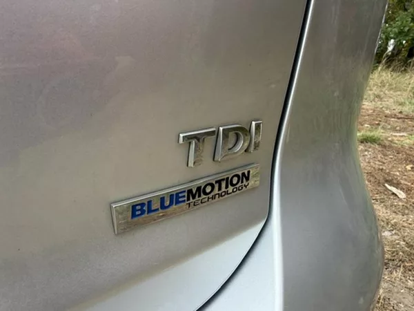 Volkswagen Touran 1,6 TDi BLUEMOTION STYLE - foto 10