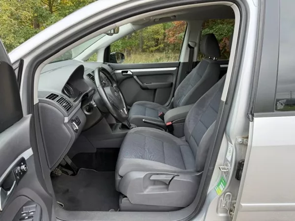 Volkswagen Touran 1,6 TDi BLUEMOTION STYLE - foto 13