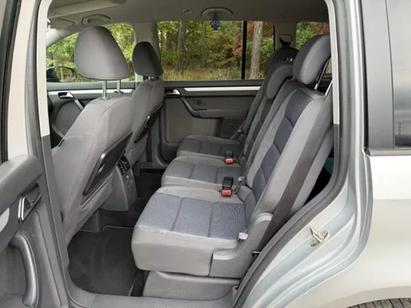 Volkswagen Touran 1,6 TDi BLUEMOTION STYLE - foto 16