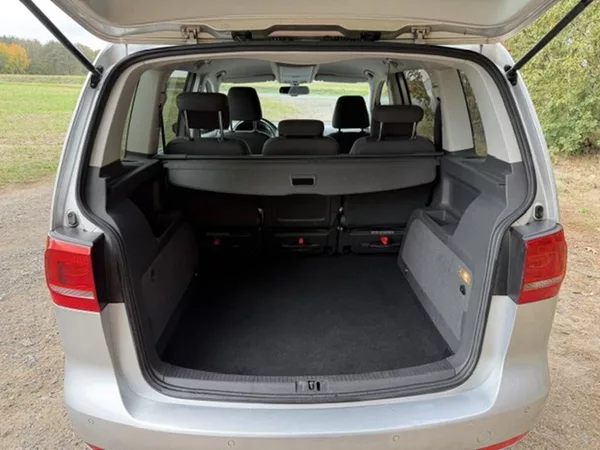Volkswagen Touran 1,6 TDi BLUEMOTION STYLE - foto 28