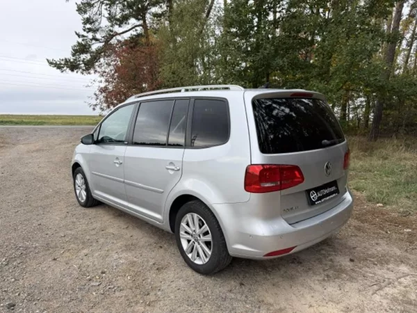 Volkswagen Touran 1,6 TDi BLUEMOTION STYLE - foto 4