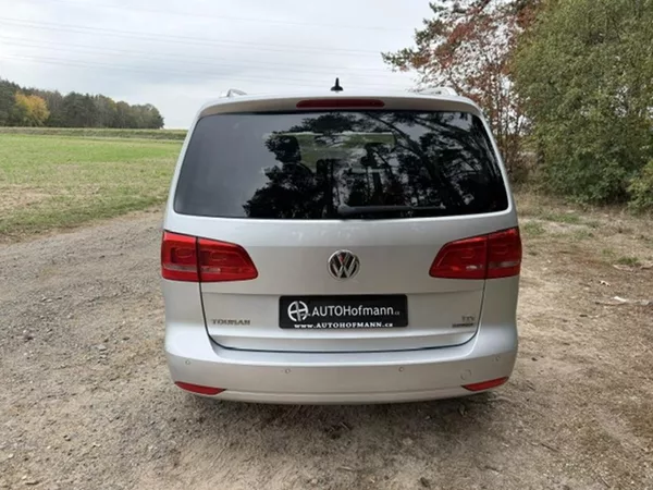 Volkswagen Touran 1,6 TDi BLUEMOTION STYLE - foto 5