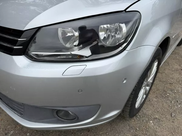 Volkswagen Touran 1,6 TDi BLUEMOTION STYLE - foto 8